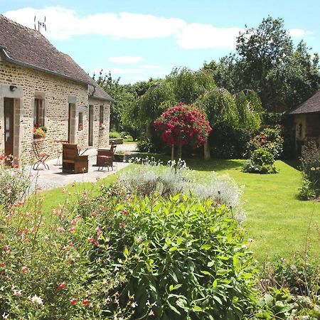 Chambre D'Hote Courtoux Saint-Denis-sur-Sarthon Exteriör bild
