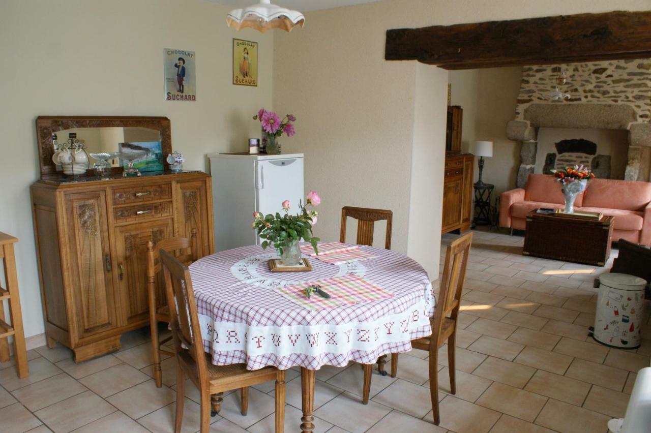 Chambre D'Hote Courtoux Saint-Denis-sur-Sarthon Exteriör bild